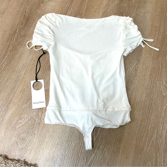 Privacy Please REVOLVE Jupiter ruched bodysuit cream white size XS NWT - Picture 4 of 6